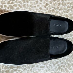 Vince women’s Black Suede Slip-On Loafers